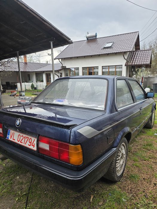 Vand sau schimb bmw e 30 318iA