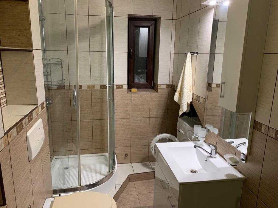 Închiriez apartament 1 cameră, la vilă, intrare separată, zona Copou, complet mobilat și utilat pentru 1 sau 2 persoane.