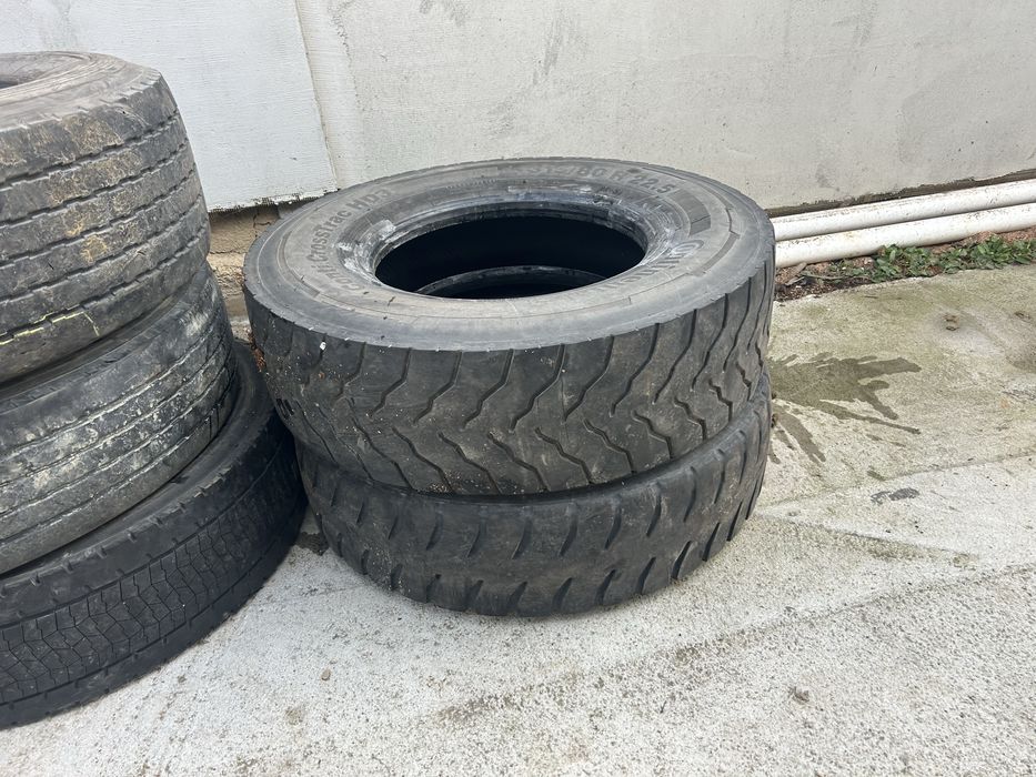 Vand cauciucuri de tractor (camion )