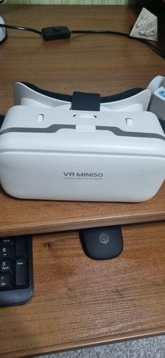 Продаётся виртуальный очки VR MINISO