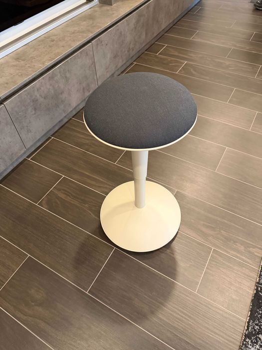 Scaun ergonomic IKEA NILSERIK – NOU – reglabil – pentru standing desk