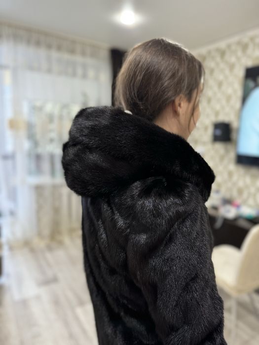 Продам норковую шубу