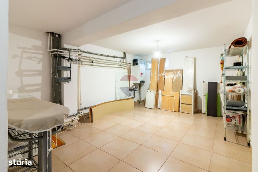 Casă / Vilă cu 6 camere de vanzare in Corbeanca, centru, autobuz, Mega