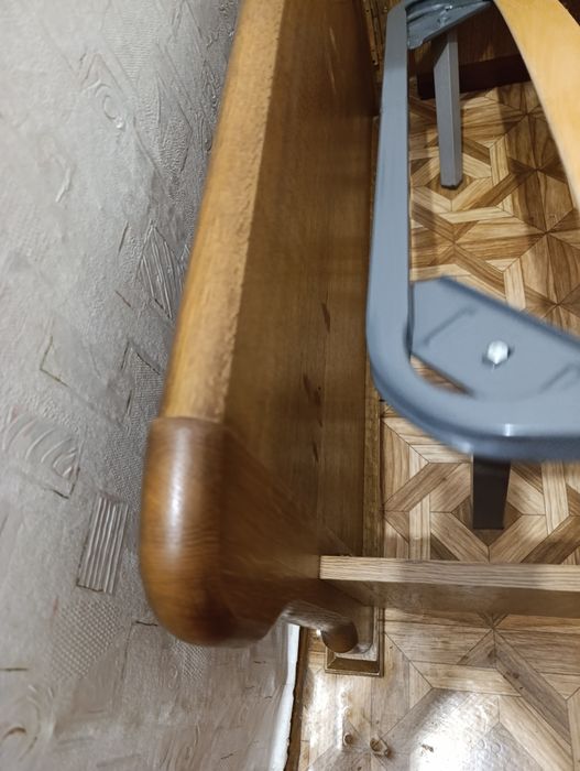 Кровать 90 на 200 , дерево