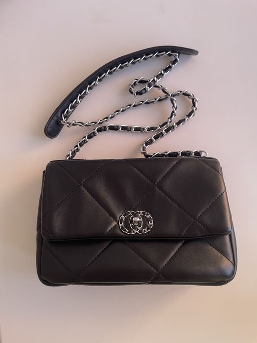 Продам сумку Chanel