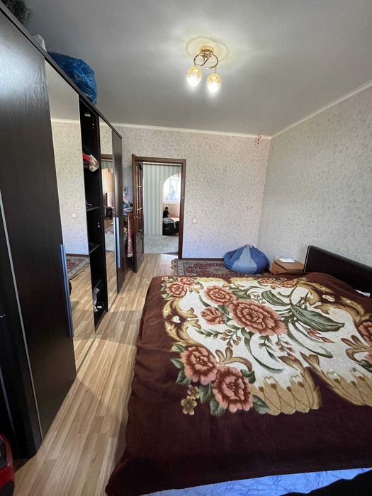 продам 3х комн квартиру на Кунаева