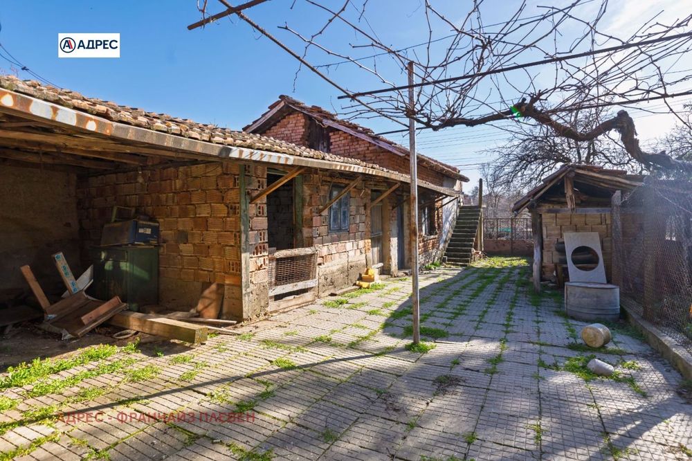 Къща в Плевен, област-с.Брестовец площ 134 цена 77000