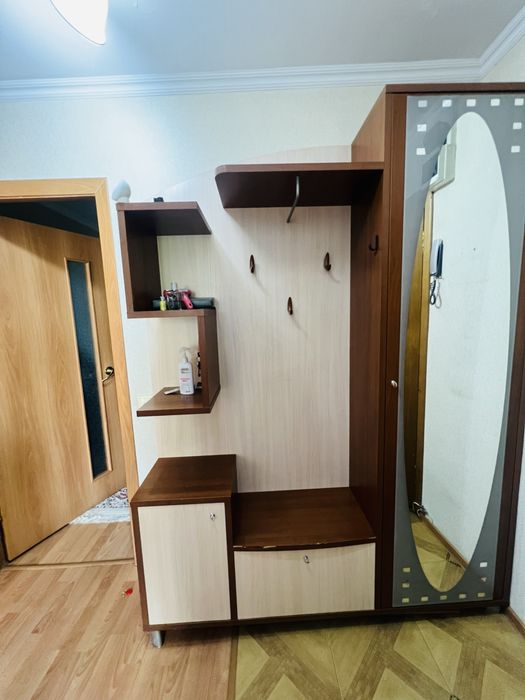 Продам прихожую.