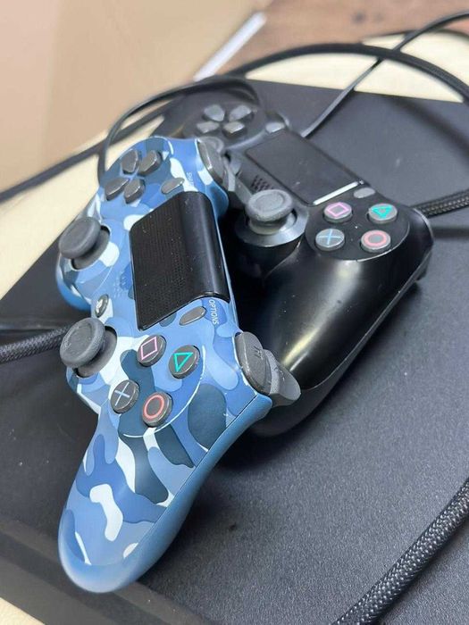 Продам PS 4 Slim СРОЧНО пс4