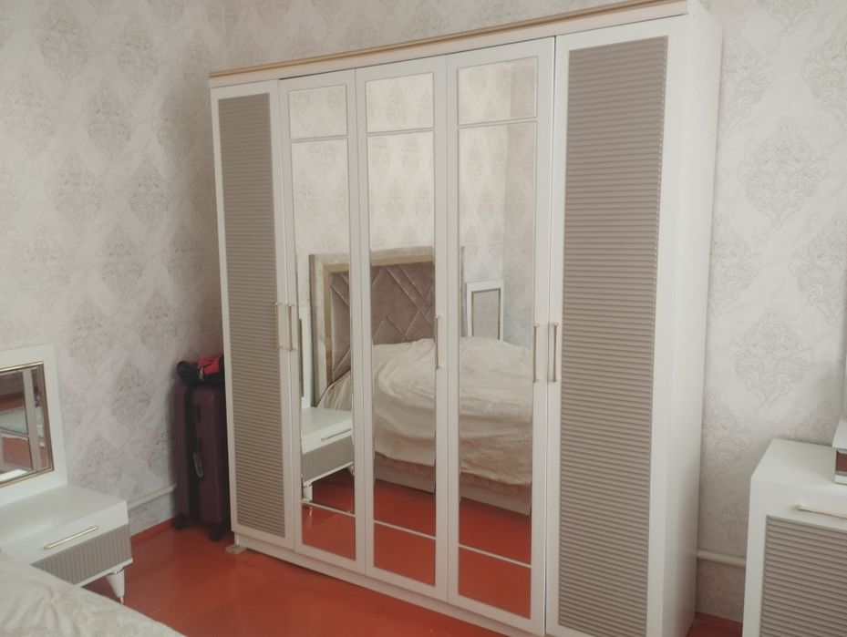 Спальный гарнитур