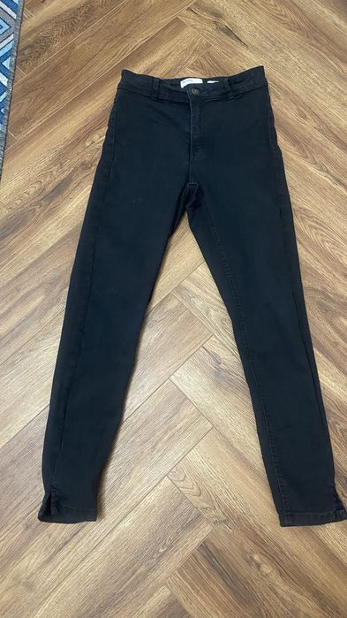 Продам 2 пары джинс