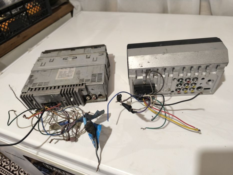 Продам 2 магнитоллы в рабочем состоянии