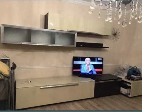 Продам горку с журнальным столиком