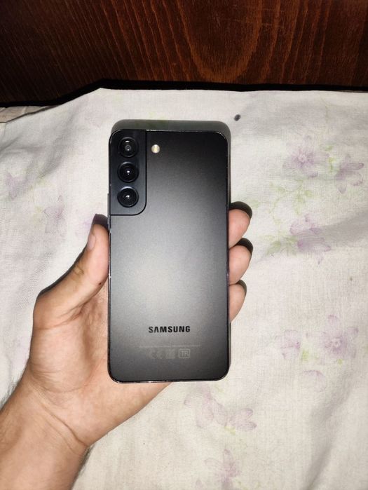 Sansung S22 5g. .