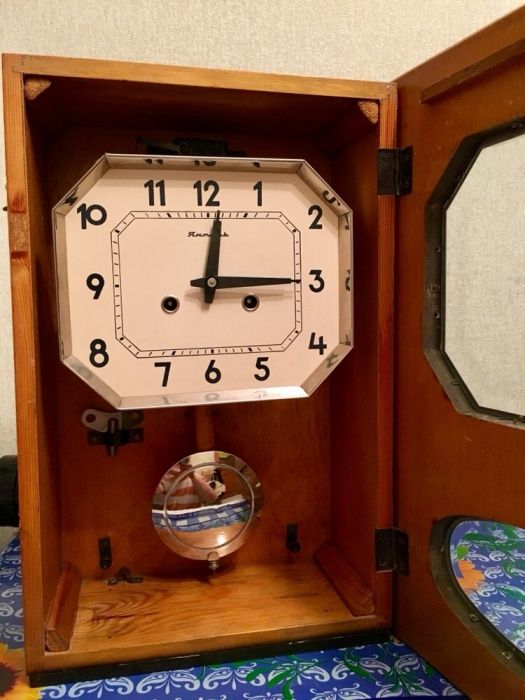 Продам Часы с боем Янтарь