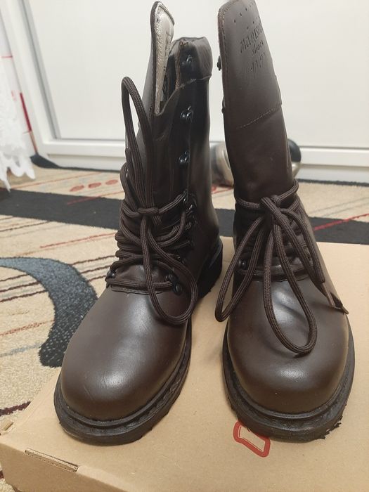 Bocanci piele, maro.