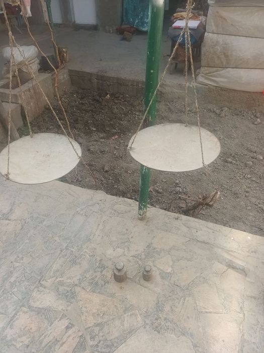 Антиквар  торози сотилади