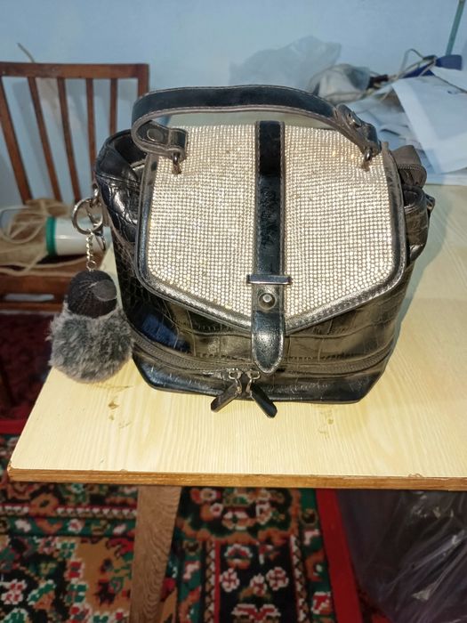 Продаю женские сумочки