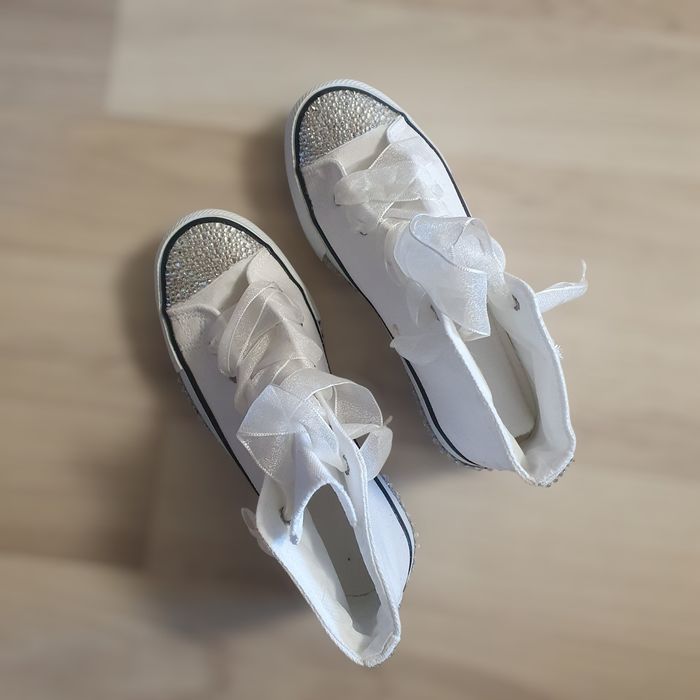 Teniși eleganți mireasă