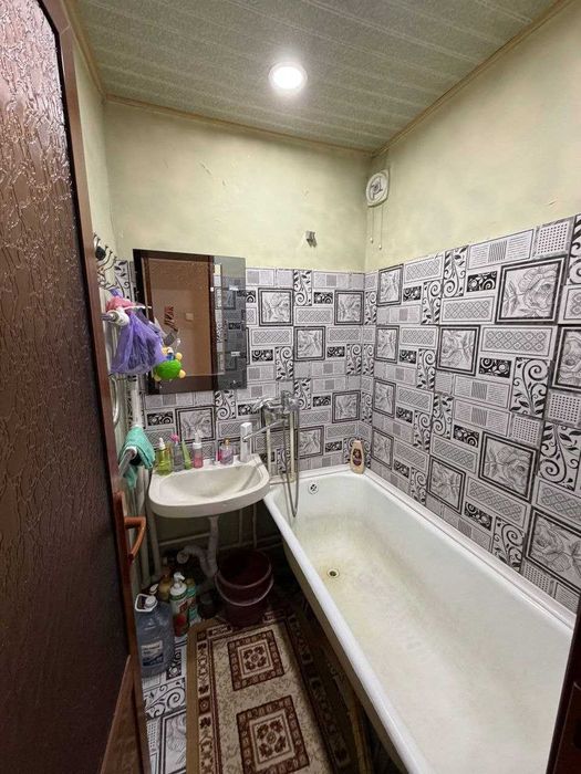 3 хоналик квартира 5 кават динамо бозорча