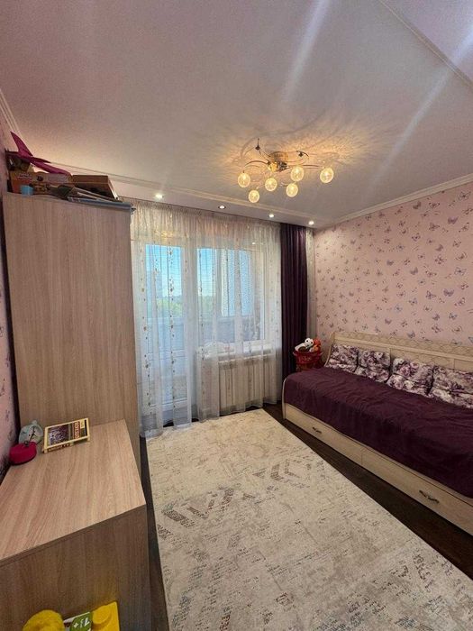 Продам 4 комн квартиру на Достык молле
