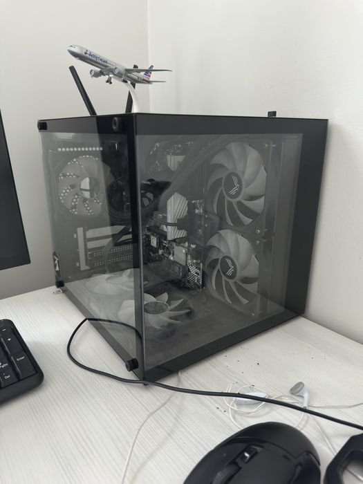 Продам корпус mATX