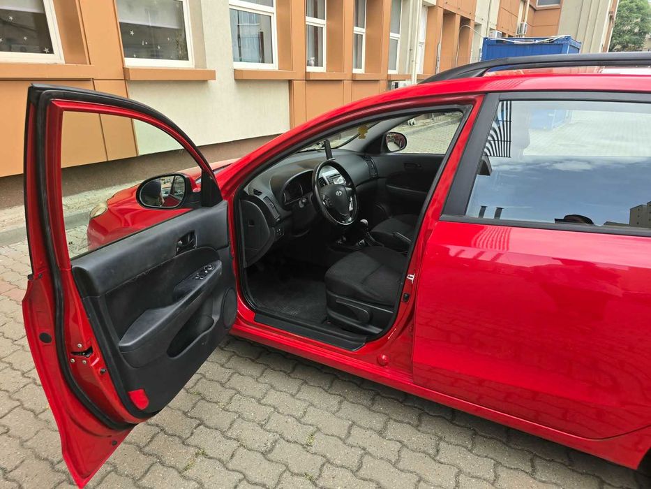 HYUNDAI i30 2010 — imagine 2