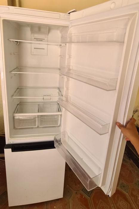 Холодильник Indesit оригинал