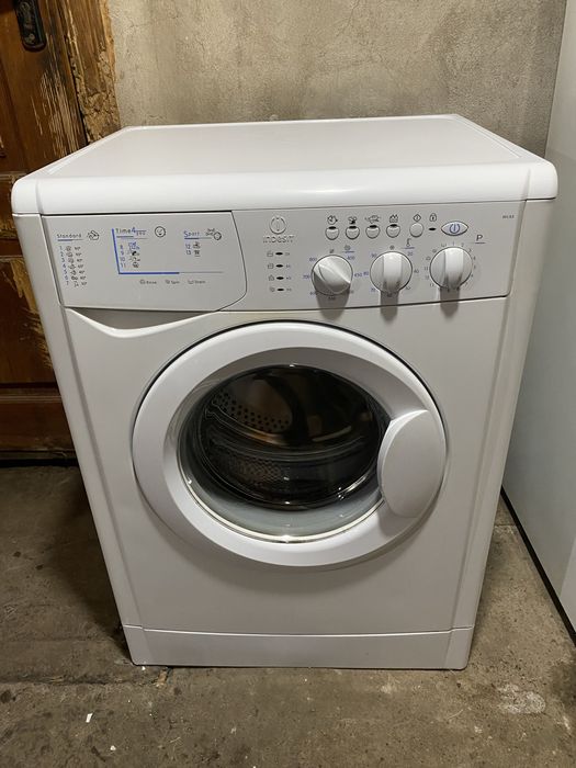 Стиральная машина INDESIT