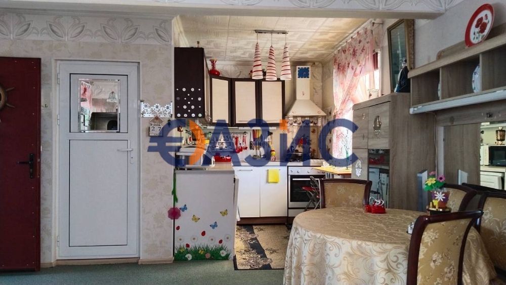 Двуетажна къща с парцел от 870 кв м В С. Вресово, Общ. Руен, обл.