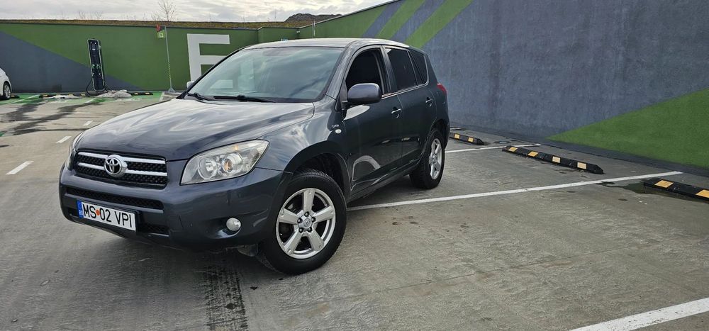 Toyota RAV4 Toyota rav4 4x4 rate auto&creditauto& buy back