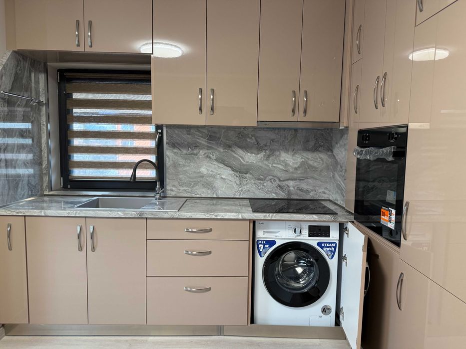 Продава се Двустаен апартамент в Търговище, Вароша - 66 кв.м за 711 €/кв.м - Снимка #2