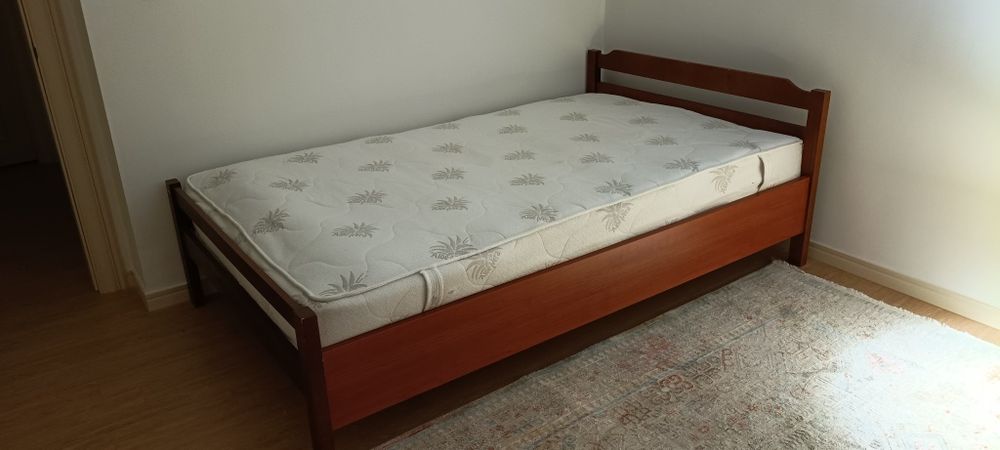 Кровать с ортопедическим матрасом 120х200
