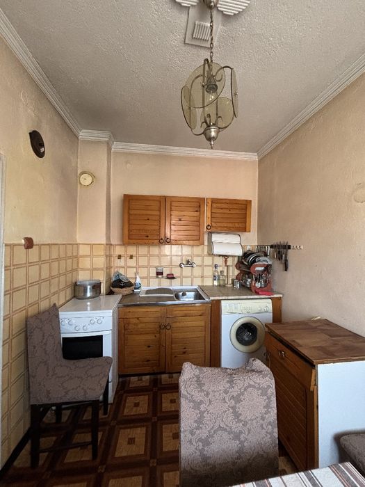 Просторен етаж от къща – 200 кв.м – гр. Кричим