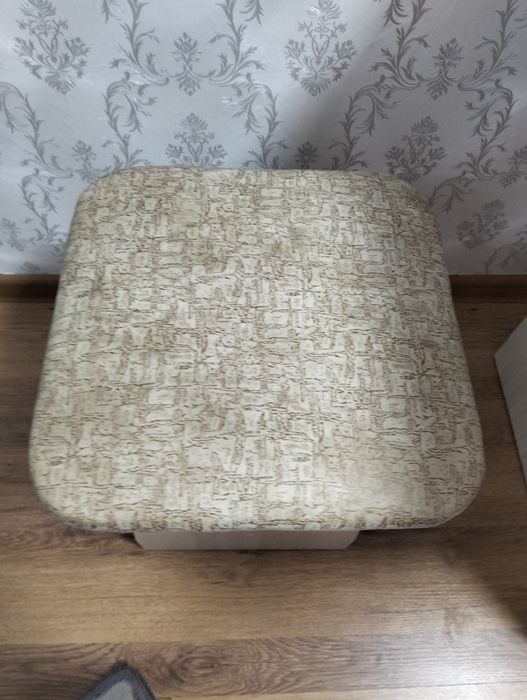 Продам кухнный стол