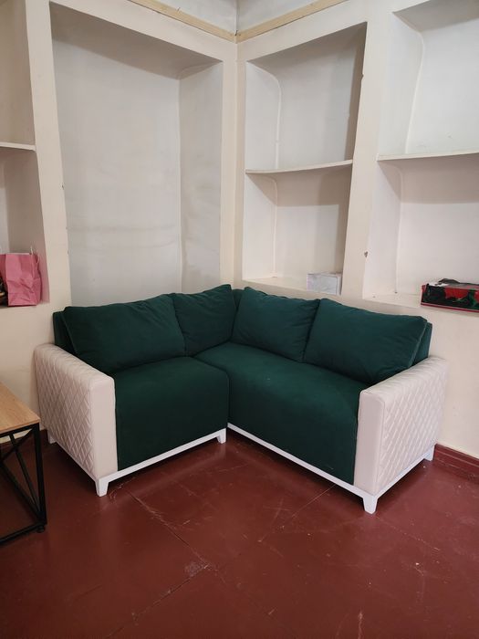 Ofis mebel to'plamlari