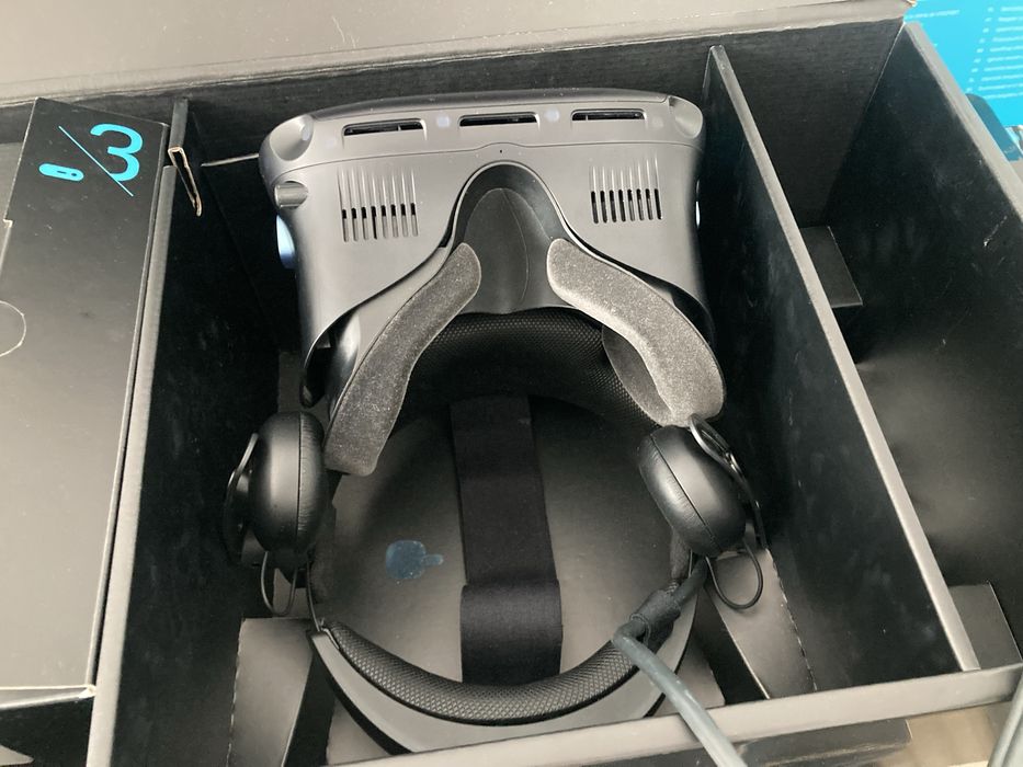 HTC VR Vive Cosmos Elite