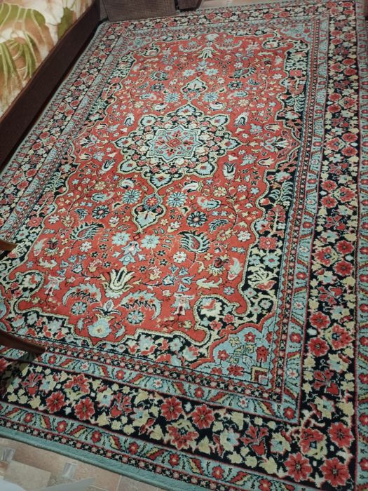 Ковёр шерстяной .