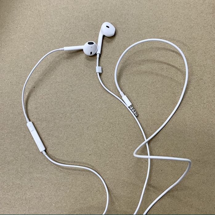 Apple Earpods Наушник  3,5 mm jack (Original 100% Apple Store)
