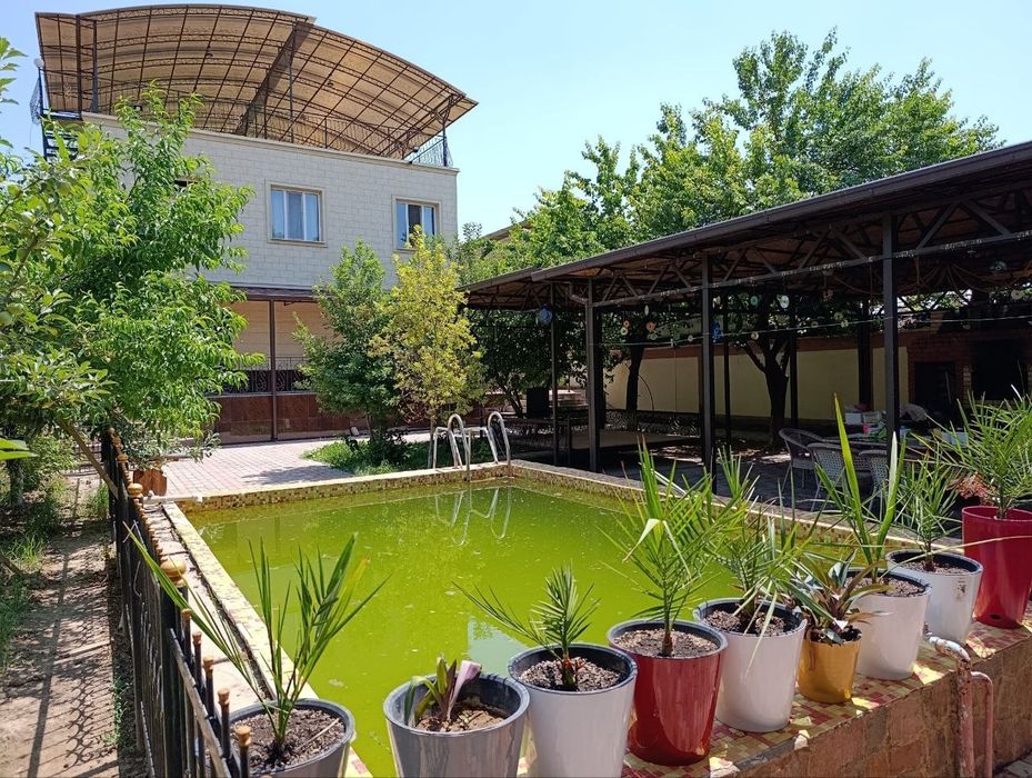 Паркет дача, 12 сот, дом 200 кв.м + отдельно 70 кв. м, 150 000 у.е.