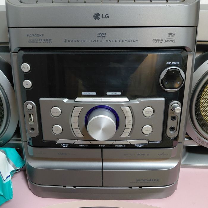 Продам муз центр LG .работает
