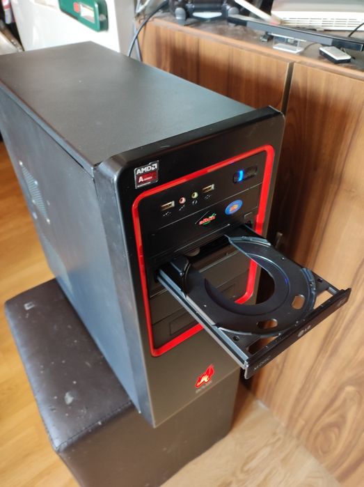 Calculator unitate gaming AMD Phenom X6 6 nuclee 8GB ram video r7 250x