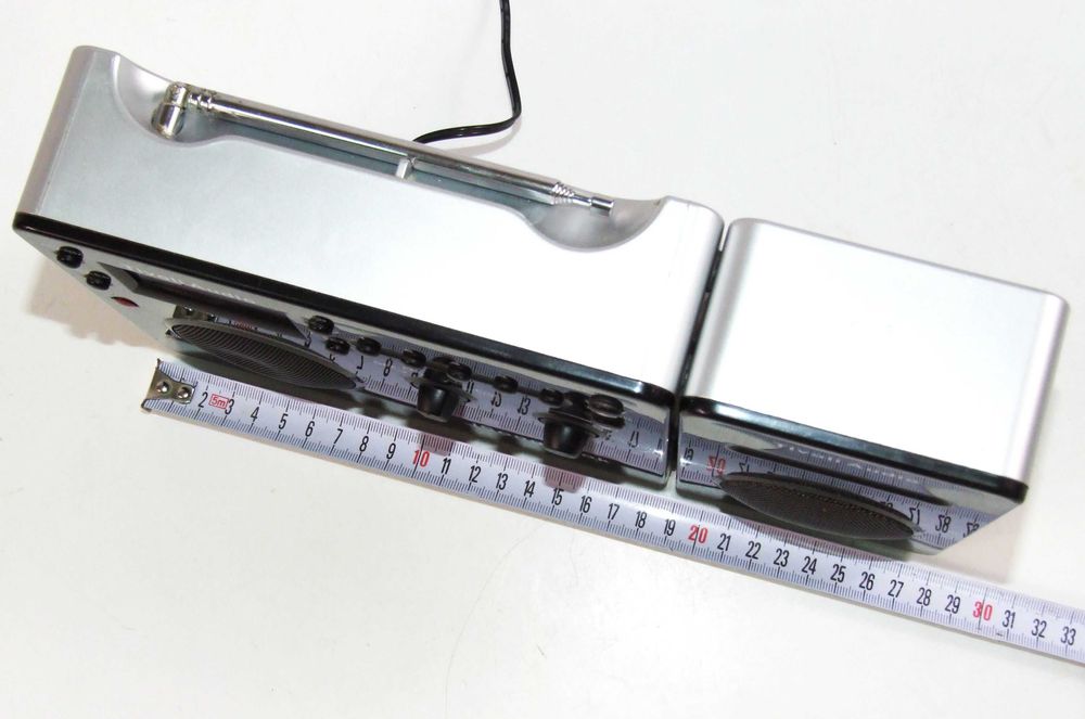 Radio Ceas TIVOLI AUDIO stereo, boxa detasabila 220 V+baterii, ca NOU