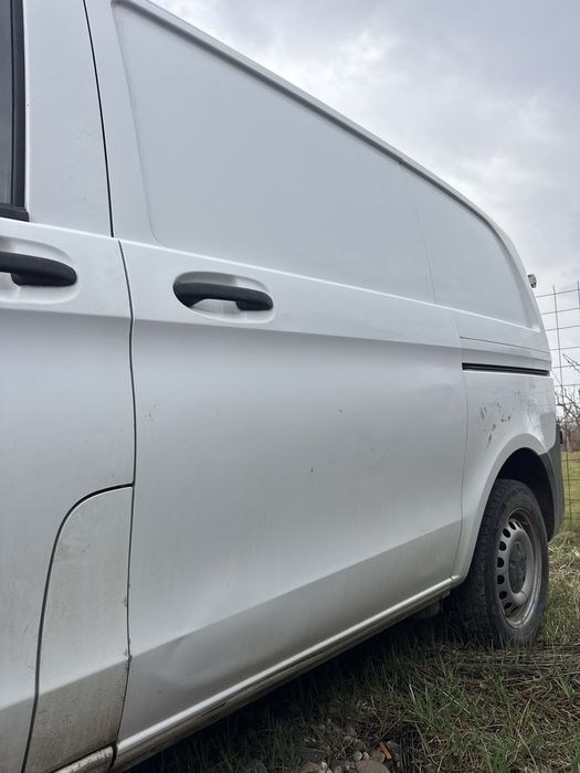 Usa culisanta stanga mercedes vito 447