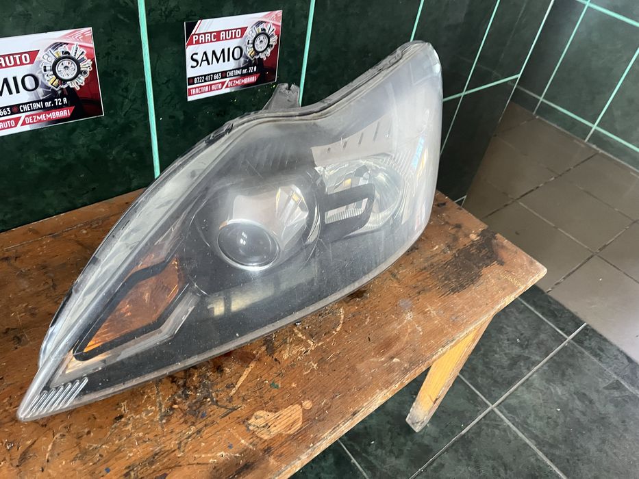 Far far ford focus 2 xenon 2009 stanga