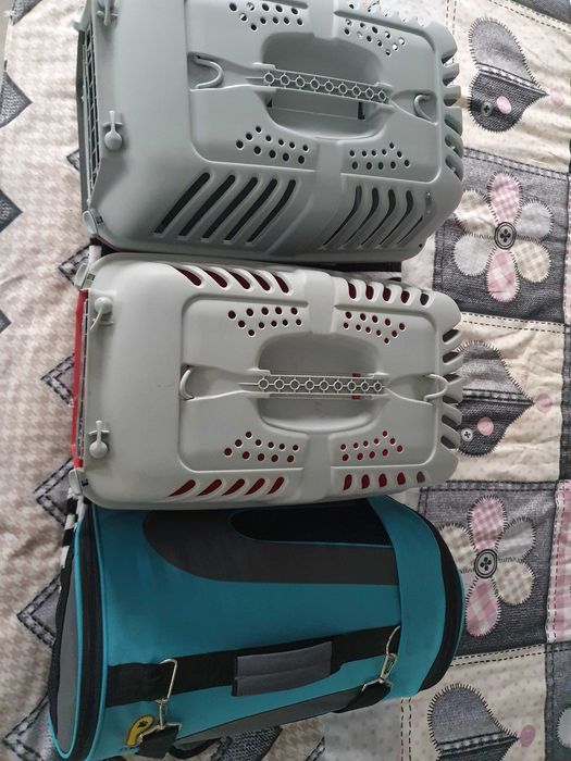 Cușcă de transport pentru talie medie dimensiuni 60x40 cm