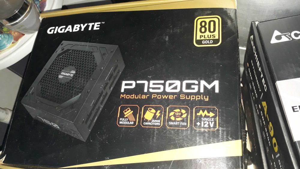 Блоки питания Gigabyte Gold-серии