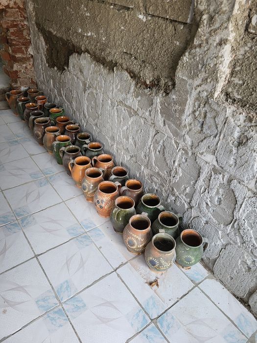 Oale din lut diferite mărimi