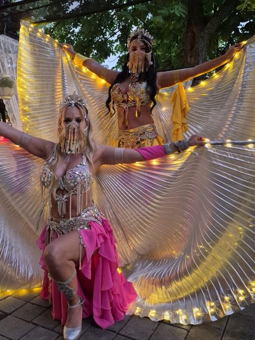 Dansatoare bellydance oriental
