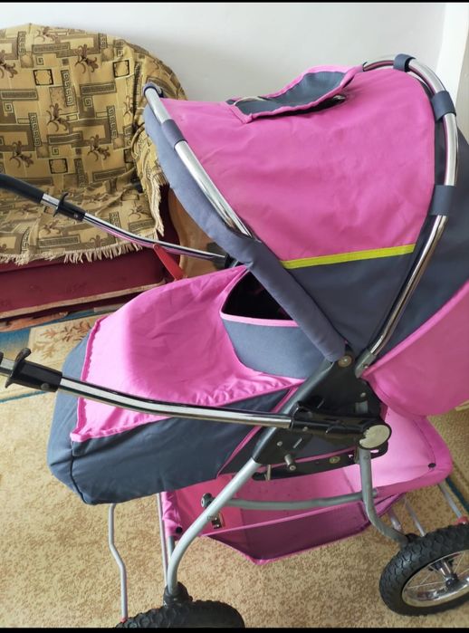 Детская коляска с багажником